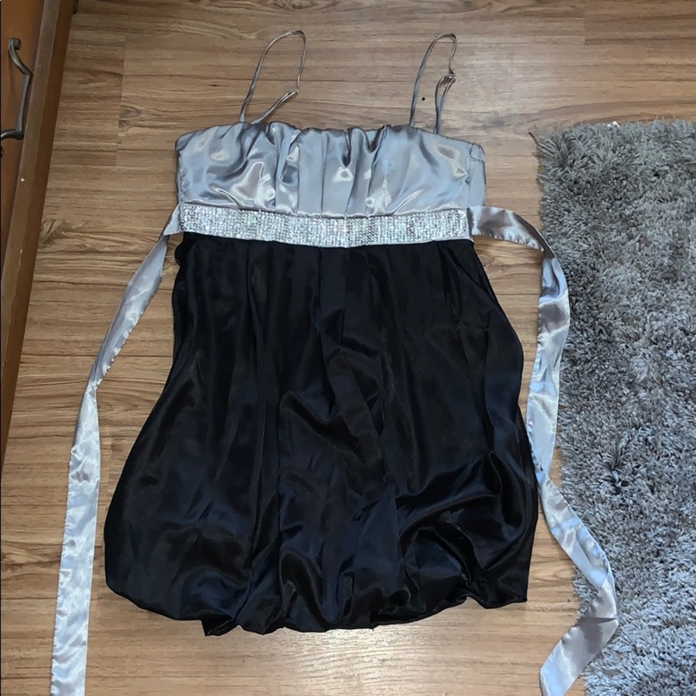 Prom/homecoming type of cocktail dress.